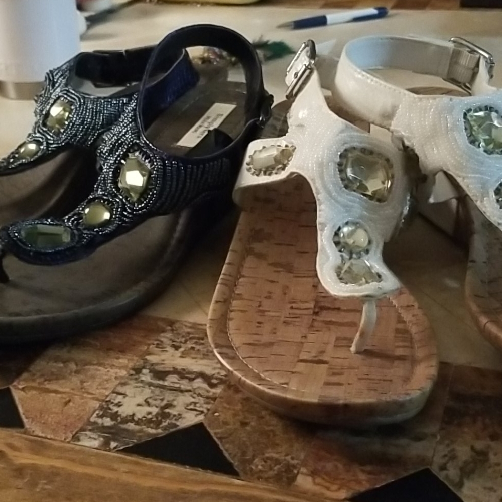 Vera Wang Sandals 7.5